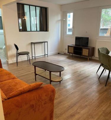 Grenelle Apartment | Spacious & Bright 2BR Apartment - Heart of 15th