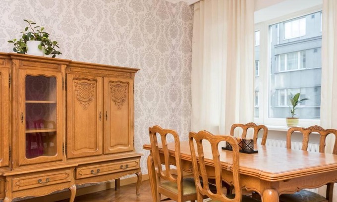 Tatari Apartment | Spacious bright apartment in the center of Tallinn