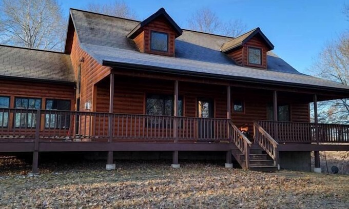 Spooner Cabin | Spacious Cabin in the woods on Island Lake
