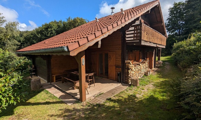 Le Tholy Cottage | Spacious Chalet near Gérardmer: Terrace, Orchard, Ski, & Local Crafts