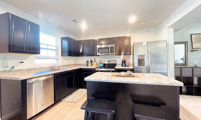 Nashville House | Spacious, comfortable, bright 3br, 2.5 ba townhome