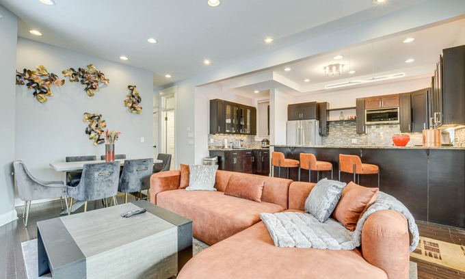 Near West Side Apartment | Spacious Condo w/Deck ~ 3 Mi to Downtown Chicago!
