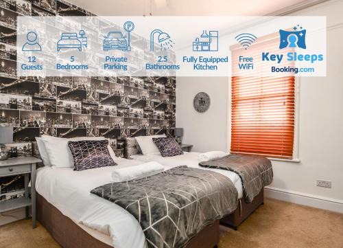 Northampton House | Spacious Contractor House for Large Groups - Private Parking