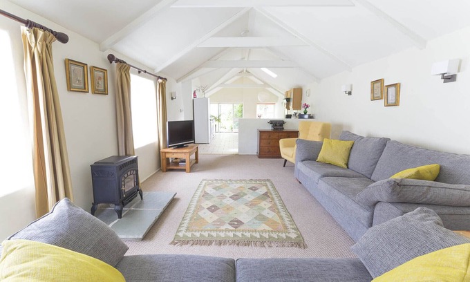 Saint Erth Praze House | Spacious converted barn on a real Cornish lane, near Hayle and St. Ives