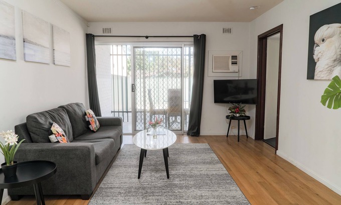 Perth Apartment | Spacious & Cosy Self-contained Apartment