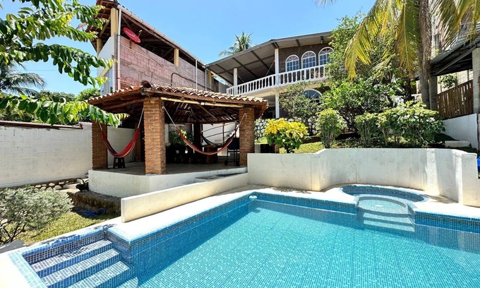 Tamanique House | Spacious Cozy Beachhouse in Atami!