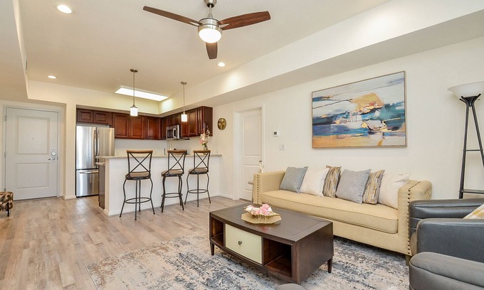 Katy Condo | Spacious Cozy Home in Lifestyle Center| Gated Condo |3B