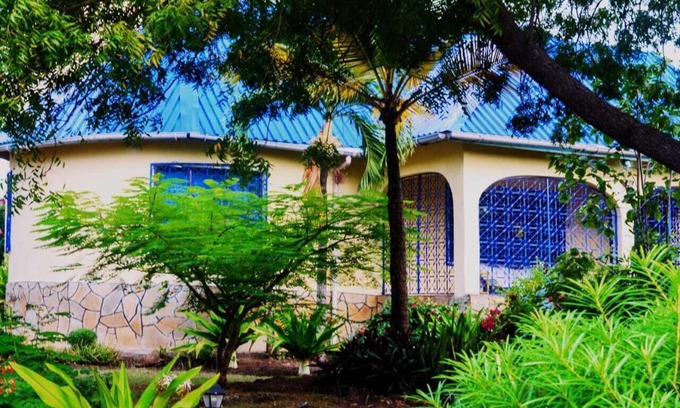Diani Beach House | Spacious Diani garden house