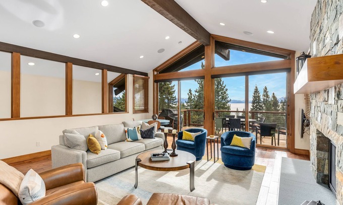 Lake Forest Cabin | Spacious Dollar Point Home| Lake Tahoe Views| Pool Table| Private Hot Tub