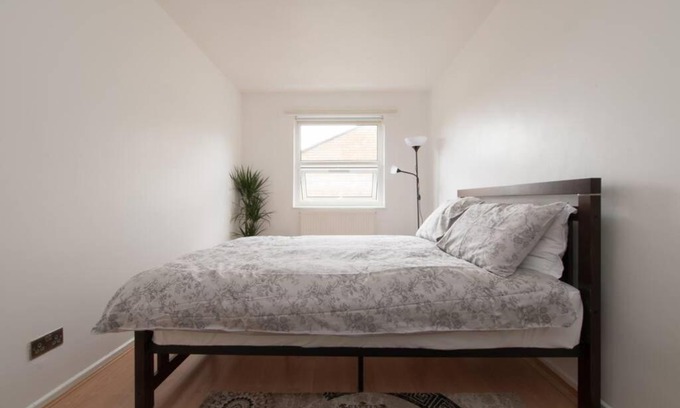 Haggerston Apartment | Spacious Double Room (Mini Guest House)- Haggerston, London Fields