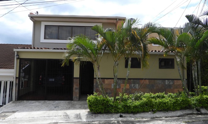 Pavas House | Spacious family home-15mins from San Jose and SJO
