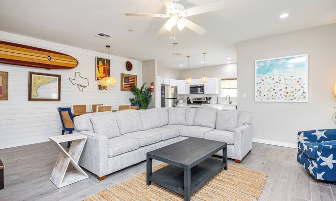 Corpus Christi House | Spacious Family Haven: Beach Life, Resort Living, & Recreation at Aruba Bay