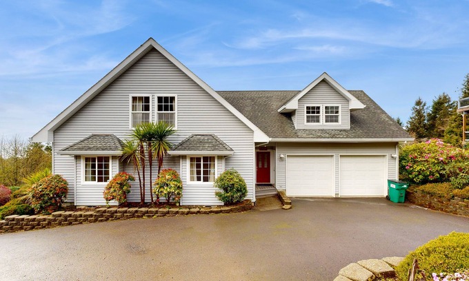 Rockaway Beach House | Spacious family home near the beach w/ocean view, large deck, free WiFi & more