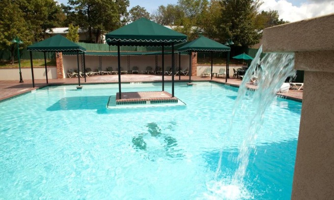 Branson Hotel | Spacious Family Villa w/Pools Near Branson's Main Sights