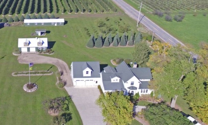 Williamsburg Other | Spacious farmhouse with country views