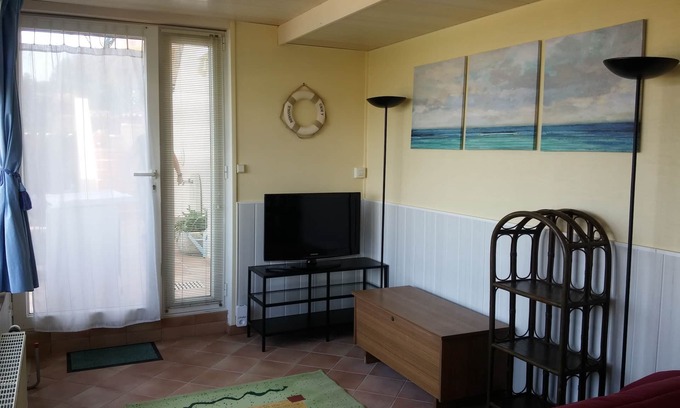Saint-Mandrier-sur-Mer Apartment | Spacious and cozy studio with breathtaking views
