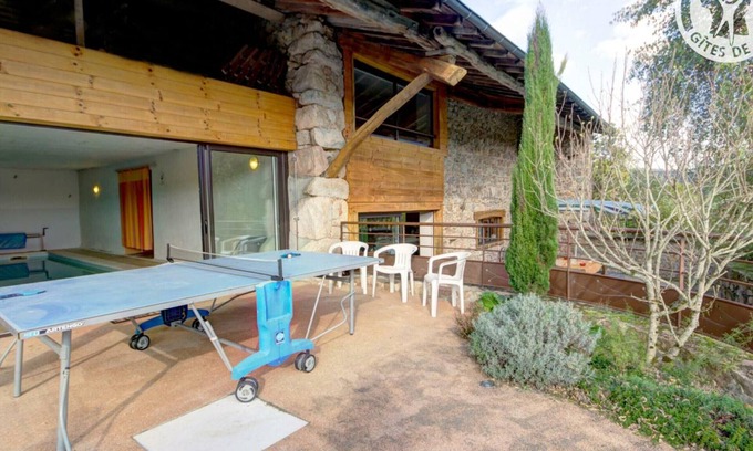 Saint-Priest-la-Prugne Cottage | Spacious lodging with fireplace and pets