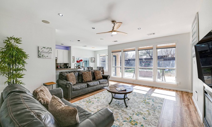 Frisco House | Spacious Frisco Family Home: Fenced Yard & Office!