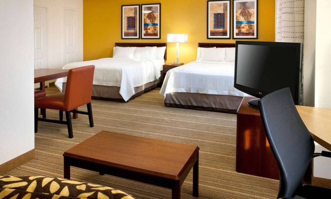 Downtown San Antonio Hotel | Spacious Good-Value Accommodation! 2 Comfortable Units, Free Breakfast
