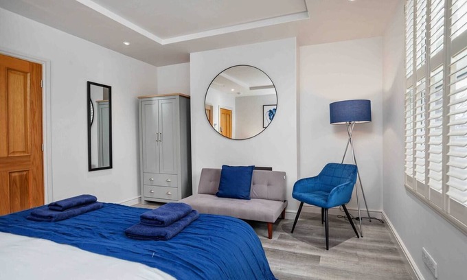 Woodseats House | Spacious, High Spec & Modern