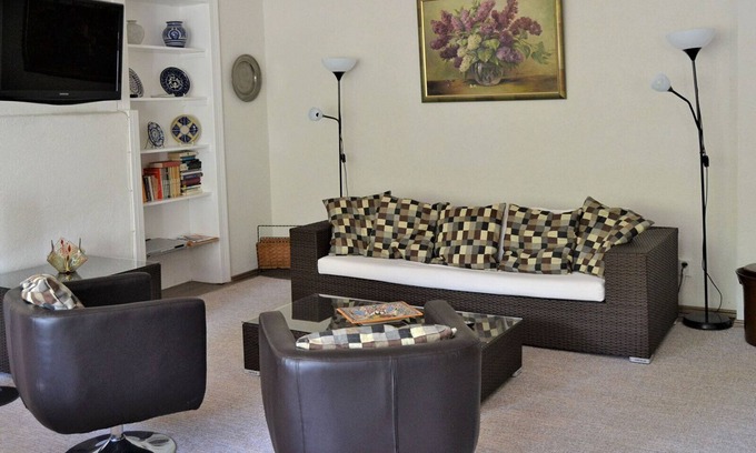 Bernkastel House | Spacious Holiday Home with Private Sauna, Terrace and Scenic River Views in Bern