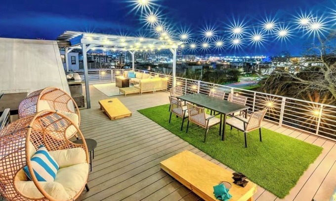 Edgehill House | Spacious Home in The Gulch, 14 beds, Skyline Views, best location in Nashville!