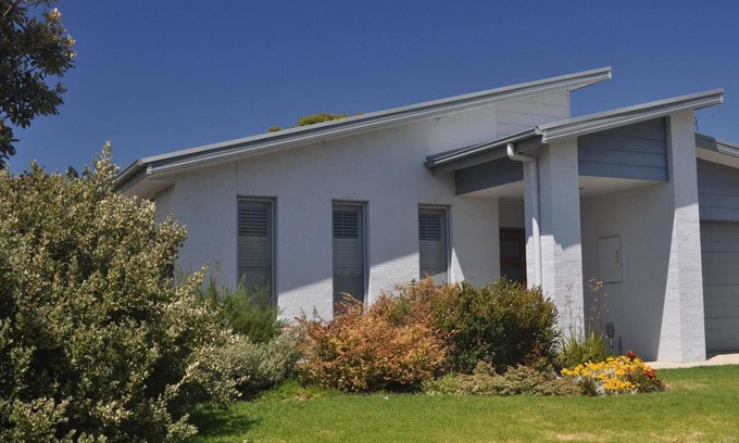 Inverloch House | Spacious home, surf beach location, pet friendly