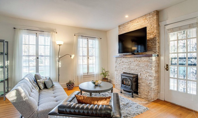 Rosedale House | Spacious Home w/Fenced Yard: 6 Mi to Dtwn Denver!