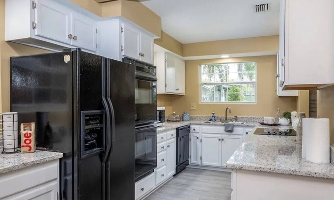 Southside House | Spacious home w/pool super close to Everbank Stadium