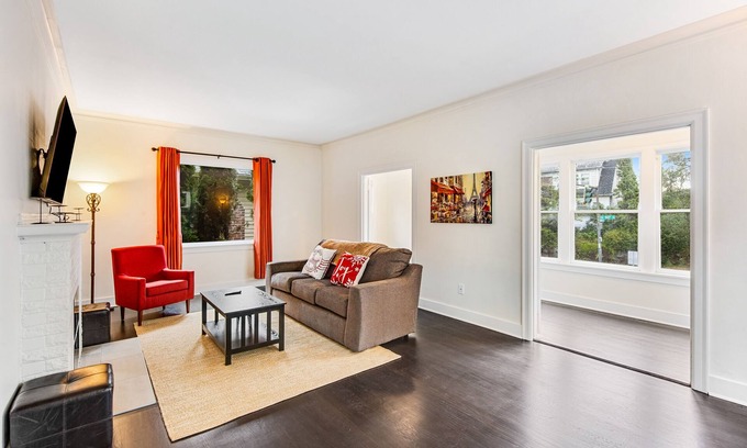 Wallingford House | Spacious home with fenced yard, patio, & sunroom - near UW/Green Lake