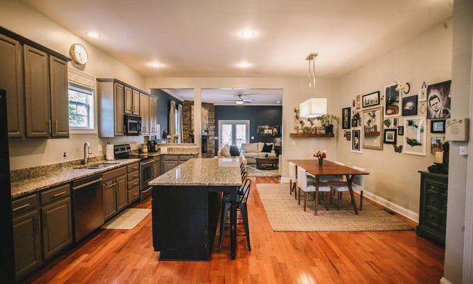 Historic Edgefield House | Spacious + Homey East Nashville Hangout - Walk to the Stadium! 2mi to Broadway!