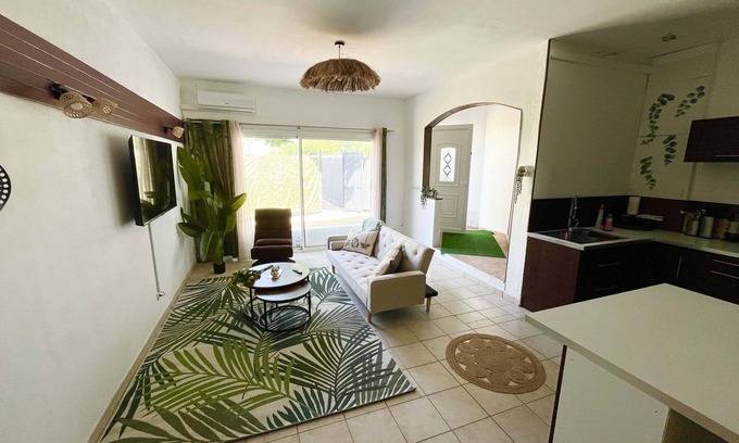 Mauguio House | Spacious house for 6 with pool table
