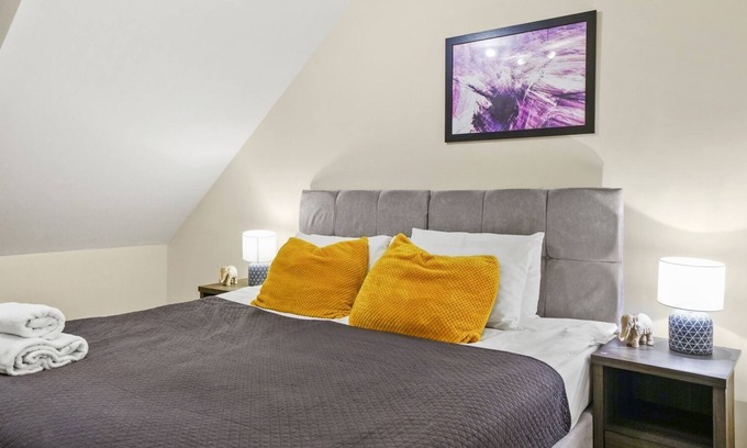 Maidstone House | Spacious house in Heart of Maidstone