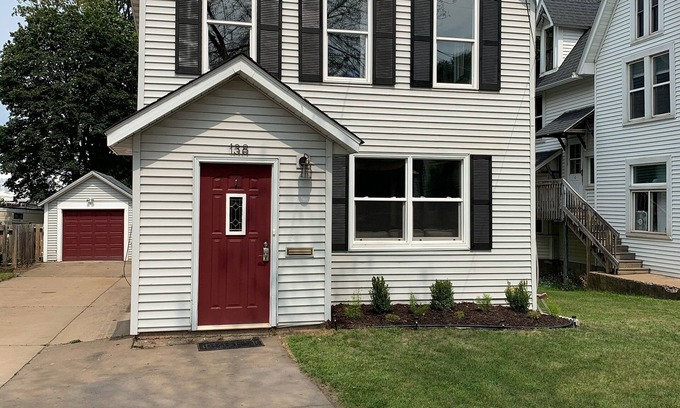 Marquette House | Spacious house in the heart of Marquette.
