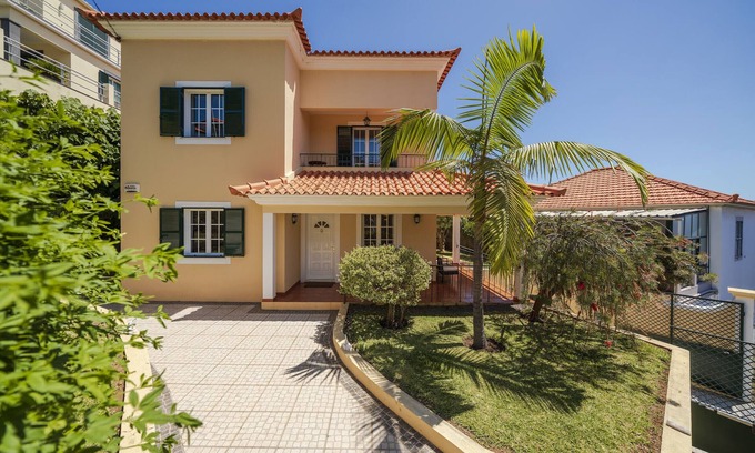 Santa Maria Maior Villa | Spacious house with garden and Funchal's harbour view - Vila Boa Vista
