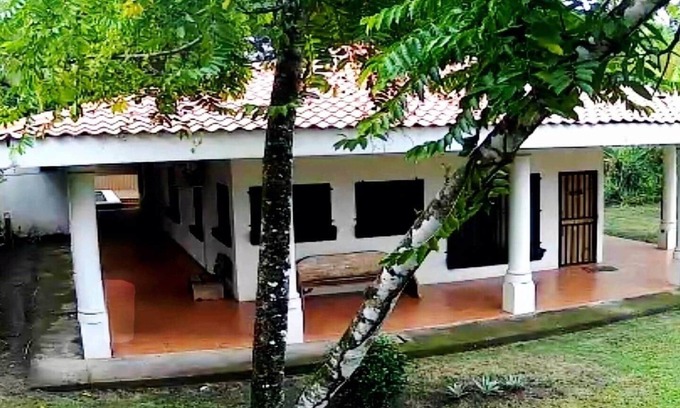 Parrita House | Spacious Isla Palo Seco Pool home minutes to the sand!