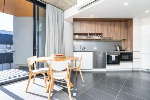 Kingston Apartment | Spacious Kingston Foreshore 1BR Apt - Hosted by Canstay