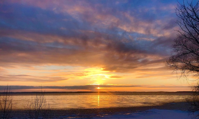 Traverse City House | Spacious lake house north of TC. A/C. Dock, kayaks. Pet ok