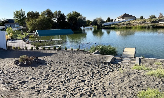 Grant County House | Spacious Lakefront Retreat with Private Dock- Little Kid Friendly