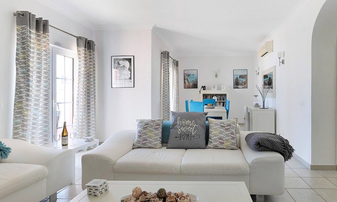 Budens House | Spacious Linked Villa, Poolside location, Free fibre optic WIFI
