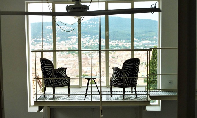 Hyeres House | Spacious Loft, Exceptional View