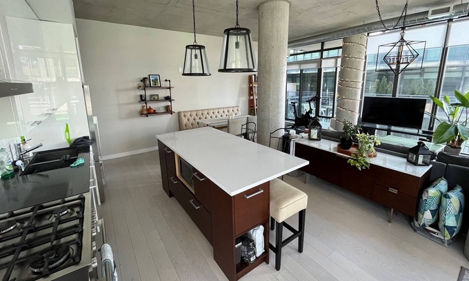 Riverside Condo | Spacious loft in trendy Riverside Toronto