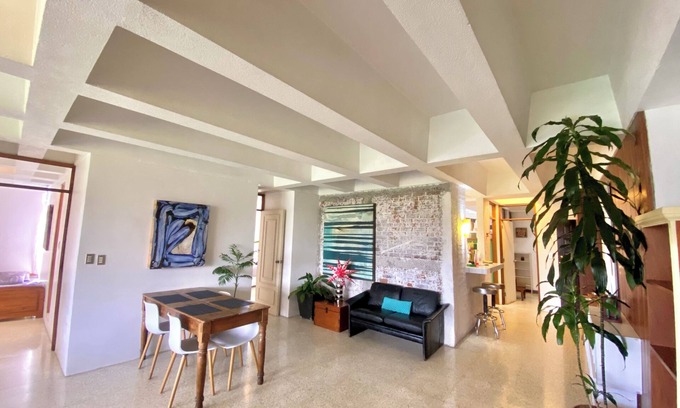Zona 9 Apartment | Spacious, luminous, in front of pedestrian bike path, supermarket, urban bus transmetro.