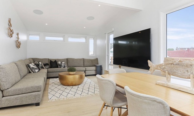 Mission Bay Apartment | Spacious Luxury Apt w/Sea Views