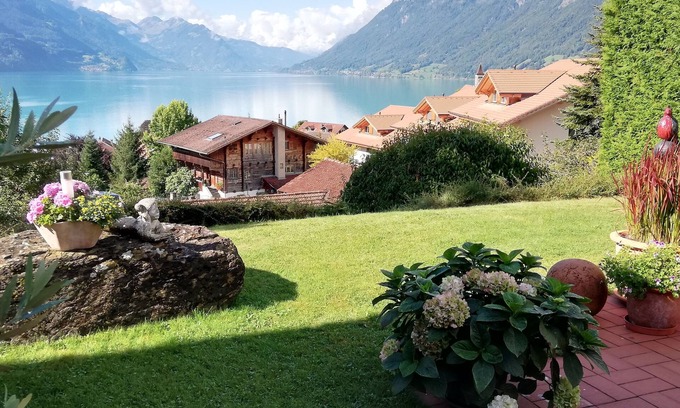 Brienz House | Spacious Luxury Home with Terrace, panoramic views, and walk to the lake!