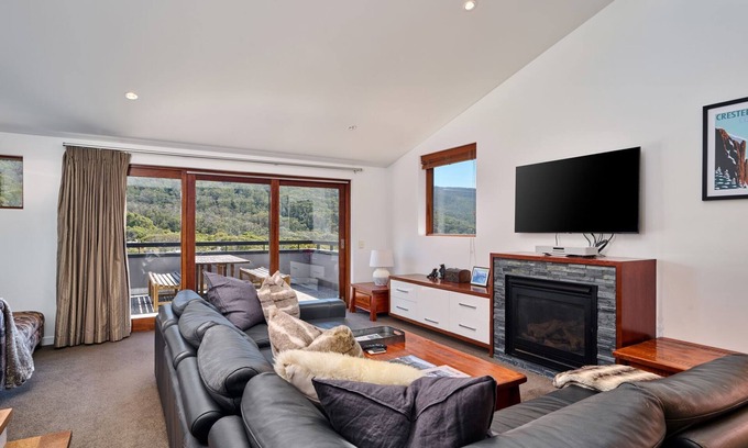 Thredbo Apartment | Spacious luxury in the village, gas fire, spa bath, Foxtel, expresso machine, BBQ & private Balcony