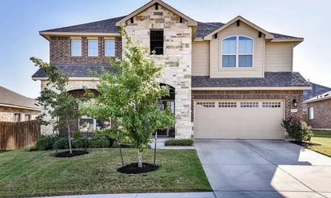 Round Rock House | Spacious Modern 4BR/3.5BA Retreat w/Home Office & Quick Austin Access