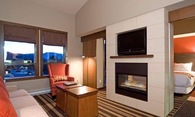 Whistler Creekside Apartment | Spacious + Modern Suite | Minutes from Whistler