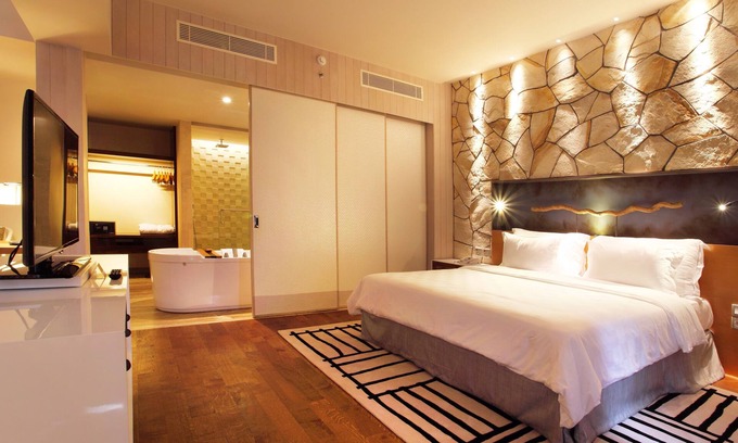 North Legian Apartment | Spacious Modern Suite with Free Minibar Items (T Sand Suite6)