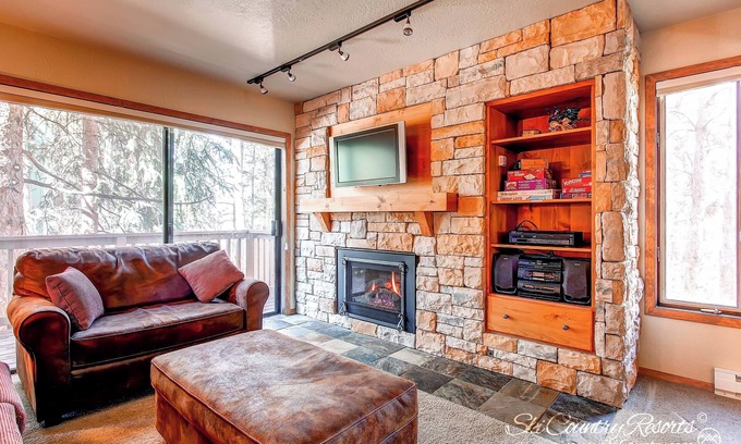 Warrior's Mark Condo | Spacious, Multi-Level Home Walking Distance to Slopes, Town & Pool